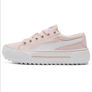 ✨Barely worn✨ Puma Kaia Platform Pink